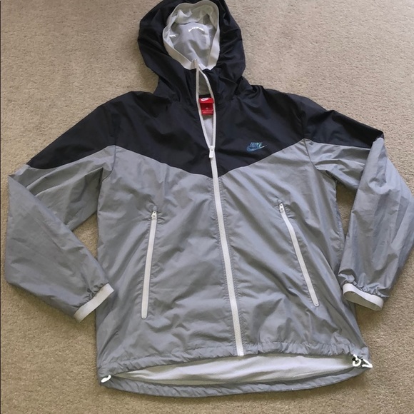 nike windbreaker m